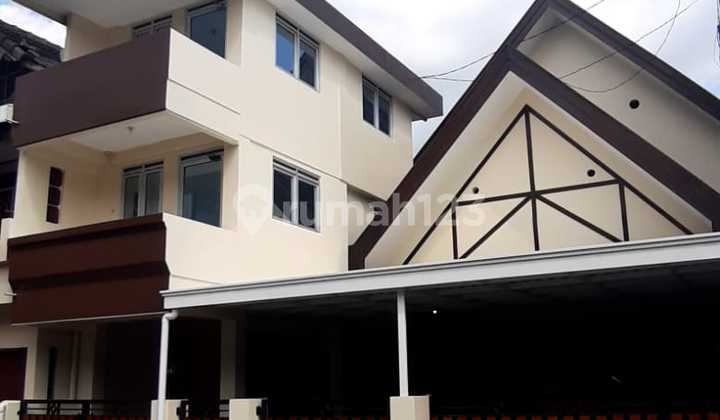 For Rent: 2-Story Residential House, Inside a Cluster, Near UII and UPN Yogyakarta Campuses