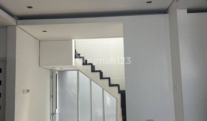 Dijual Rumah 2 Lantai Modern Minimalis Siap Huni Semi Furnished Dalam Cluster,dekat Kampus di Yogyakarta 2