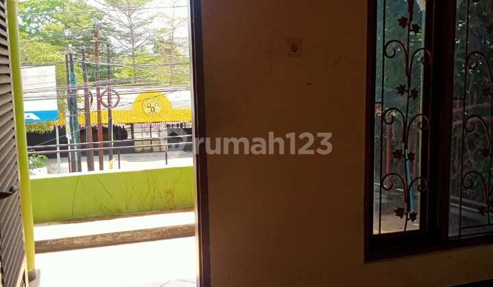 Dijual Rumah 2 Lantai, Strategis,Papasan Mobil,Cocok untuk Kost,Usaha,Tempat Tinggal di Yogyakarta 2