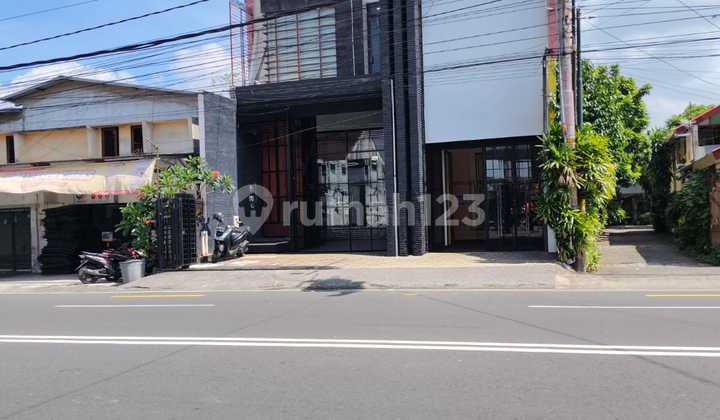 Di Jual Ruko 3 Lantai, Strategis, Mangku Jalan Utama, Dekat Perkantoran dan Toko di Gedong Kuning Yogyakarta