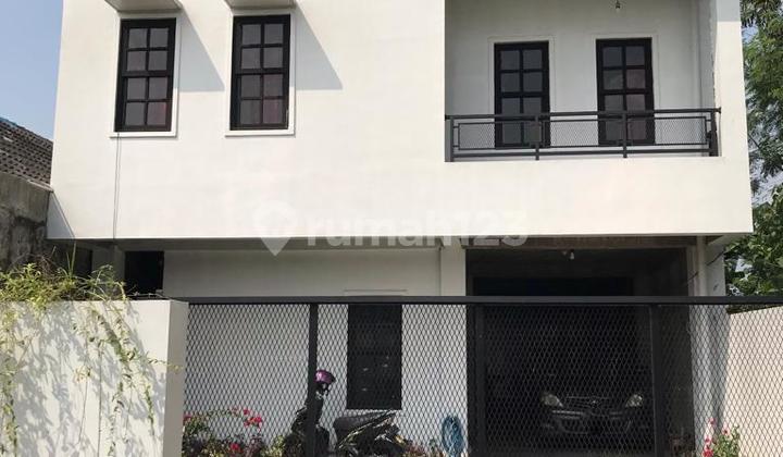 Dijual Rumah dan Gudang, Terawat, masih di Pakai di Maguwoharjo, Yogyakarta