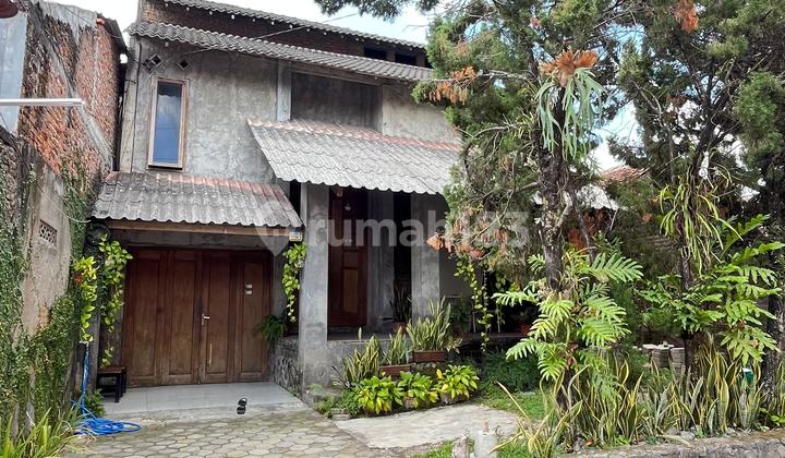 Dijual Rumah 2 Lantai, Strategis, Tidak Jauh dari Jalan Jogja Solo di Maguwo, Yogyakarta
