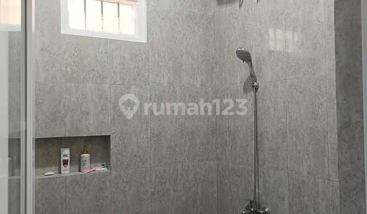 For Sale: 1-Story House, Within a Cluster, Semi-Furnished in Kadirojo, Kalasan, Yogyakarta. 2