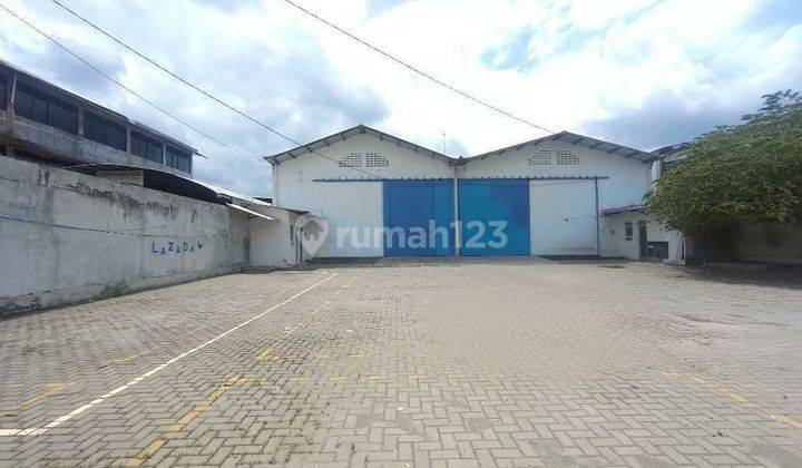 Disewakan 2 Gudang Jejer, Total Luas 1200m2, Strategis di Gamping Sleman, Yogyakarta 1