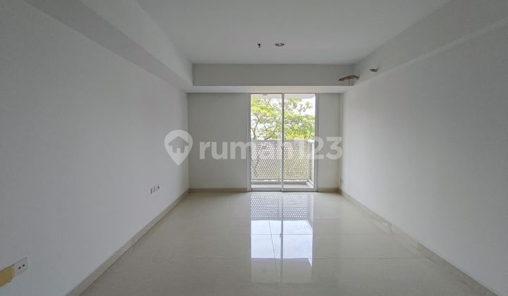 Dijual apartemen Jakarta Barat, unit lantai rendah, akses langsung parkiran, view lapangan & lobby 2