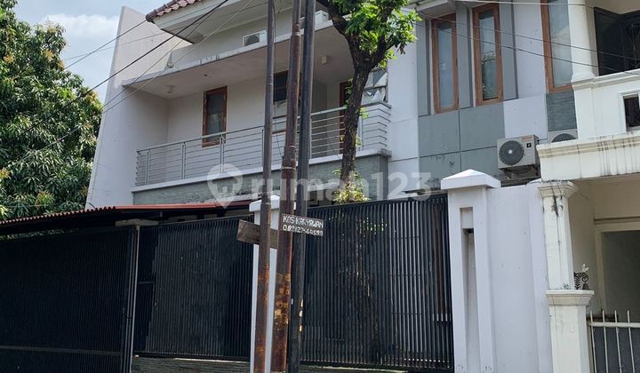 Rumah di Rawamangun 2 Lantai SHM Bagus Selatan