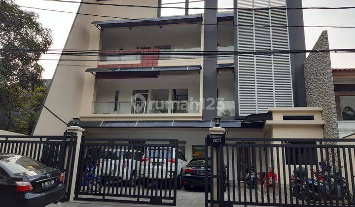 Rumah Kost Mewah Cempaka Putih 4 Lantai SHM Bagus Selatan 1