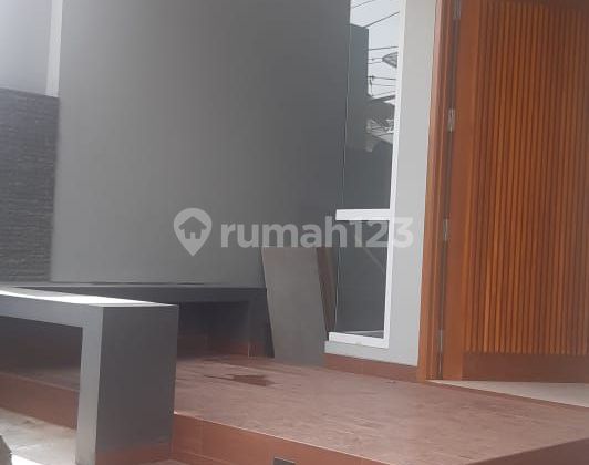 Rumah Lux di Kelapa Gading 2 Lantai SHM Bagus 2