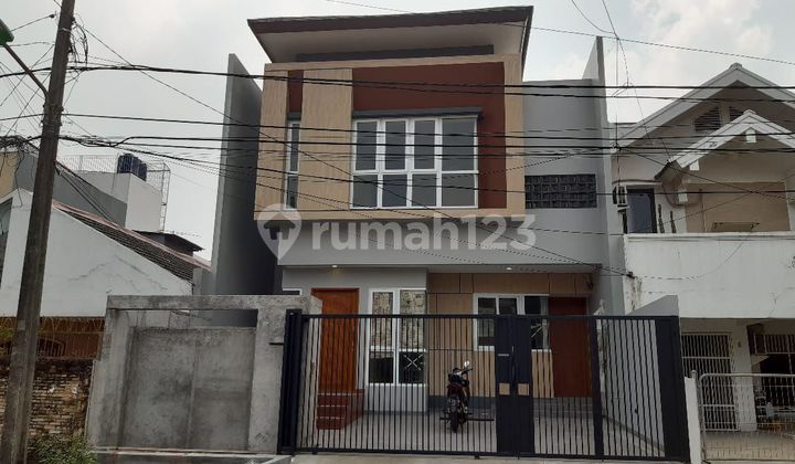 Rumah Lux di Kelapa Gading 2 Lantai SHM Bagus
