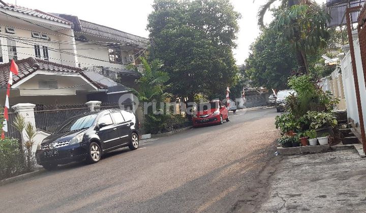 House on Jl Raya Pemuda 2 Floors Nice No Flooding 2