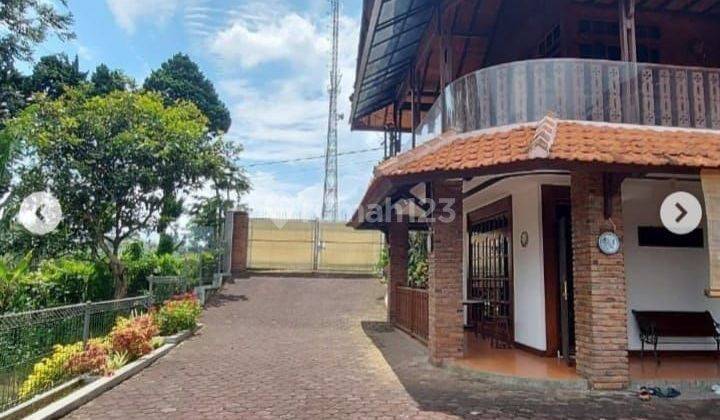 Rumah Villa di Lembang Bandung 3 Lantai SHM Bagus 1