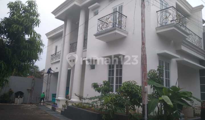 Dijual Rumah 2 Lantai Bagus SHM di Ciracas 2