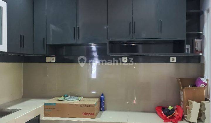 Rumah 2 Lantai Bergaya Modern dan Strategis di Cluster Teresta Metland 2