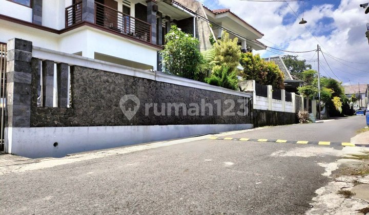 Rumah Murah Butuh Renov di Cigadung Sayap Dago Bandung