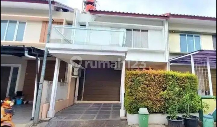 Rumah Minimalis Dengan Kolam Renang Dekat Ke Bandara Husein 1