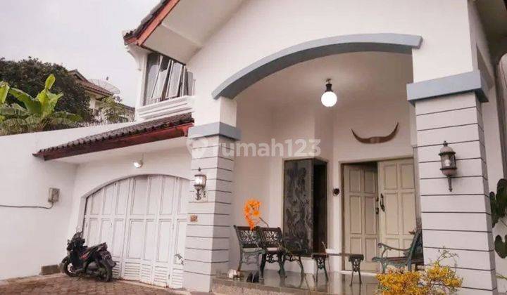 Rumah Nyaman Bergaya Kolonial Modern Di Setiabudi Regency 1