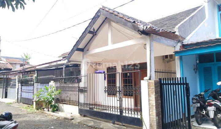 Rumah Terawat Minim Renovasi di Antapani 1