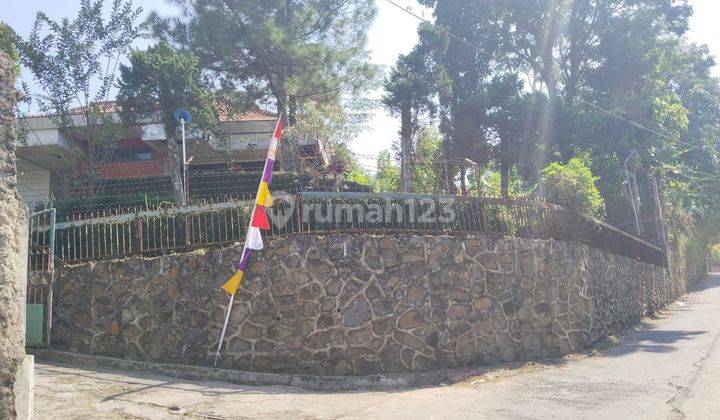 Rumah Sejuk Ada Halaman Depan View Kota Bandung di Cikutra