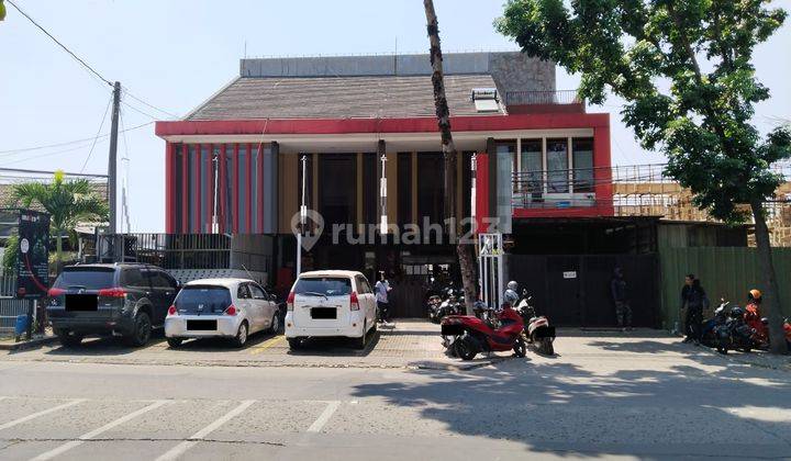 Rumah Bangunan Bagus Lokasi Mainroad di Arcamanik Endah 1