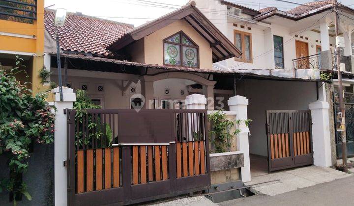 Rumah Terawat Siap Huni di Antapani 1