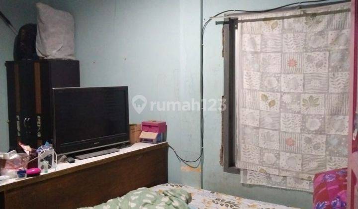 Rumah Bekas Konveksi Berada Dalam Kompek di Antapani 1