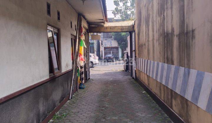 Rumah Mainroad Cocok Dijadikan Tempat Usaha di Gatot Subroto 2