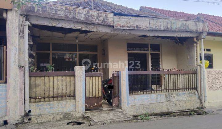 Rumah Murah Cocok Dibangun Ulang di Cicadas 1