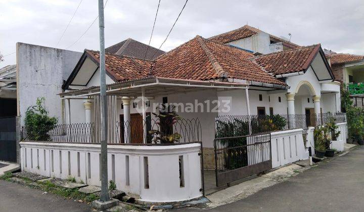 Rumah Lokasi Strategis Hook Siap Huni di Antapani 1