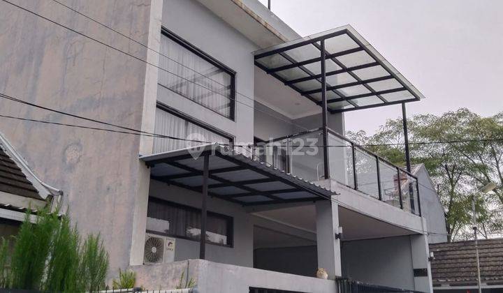 Rumah Elegan Ada Rooftop Dilantai 3 di Cisaranten 1