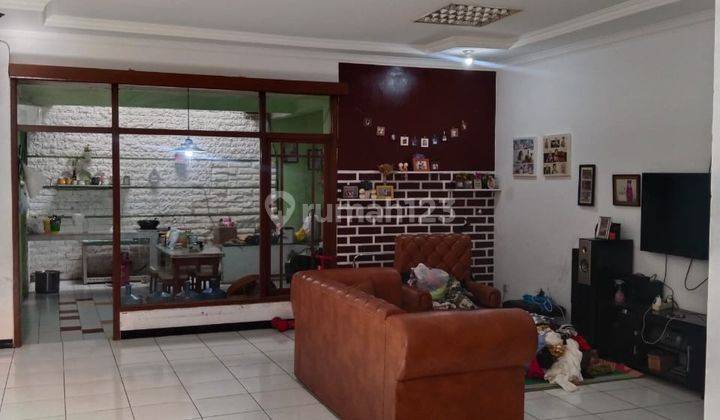 Rumah Minim Renovasi, Akses Jalan Besar di Pasadena 1