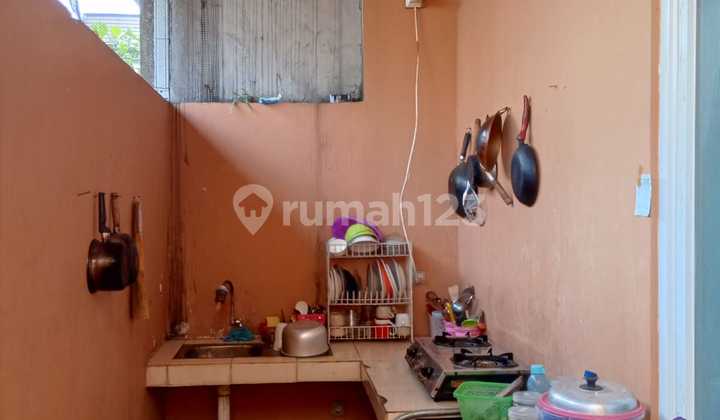 The House is Located in a Comfortable Complex in Ciwastra 2