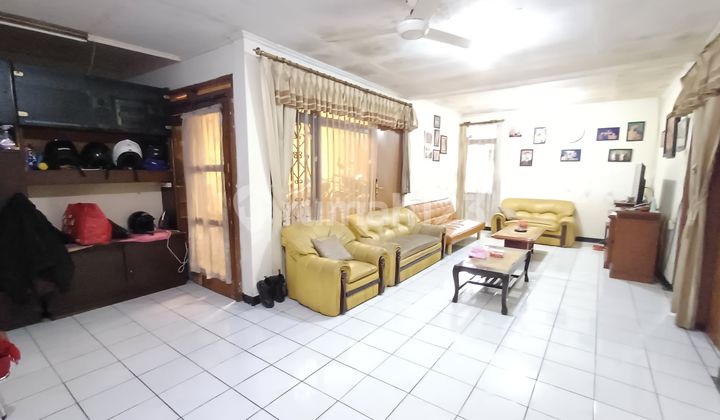 House Near Schools and Shopping Centers in Margacinta 2