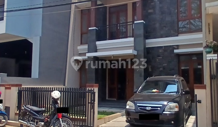 Rumah One Gate System dan Keamanan 24 Jam di Ciwastra