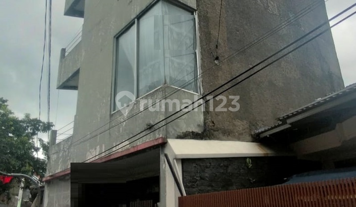 Rumah 3 Lantai Siap Huni Berada di Tengah Kota Bandung di Pagarsih