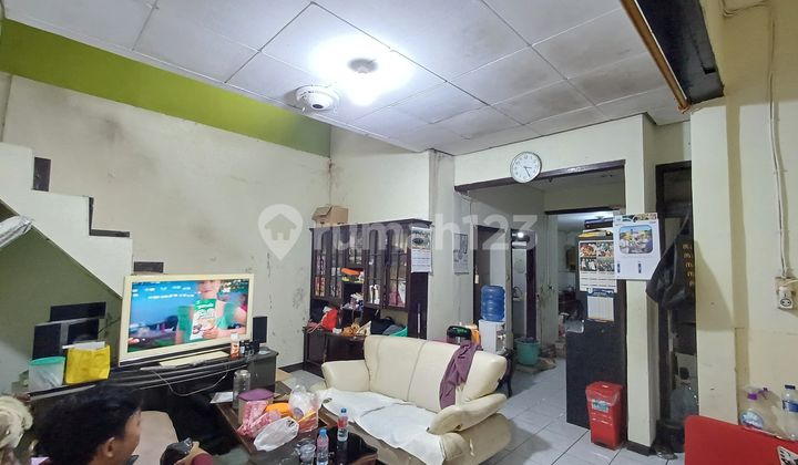 Rumah Posisi Mainroad Cocok Dijadikan Kost di Logam