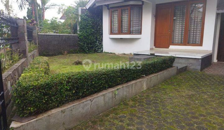 Rumah Cantik Modern Ada Halaman Depan Belakang di Gunung Batu 2