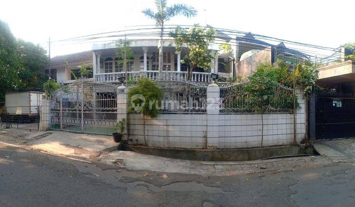 Rumah Bangunan Lama Lingkungan Asri di Gunung Batu 1