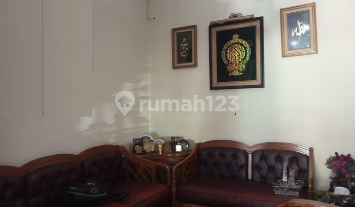 Ruko Terawat Cocok Untuk Tempat Usaha di Sisingamangaraja, Cimahi