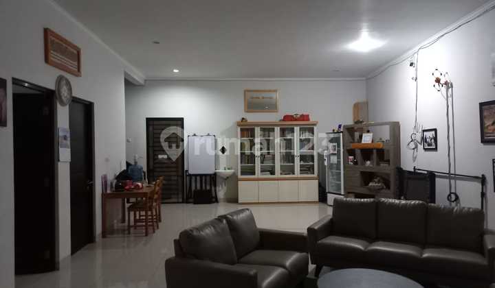 Rumah Bangunan Terawat di Ciawi Tali, Cimahi