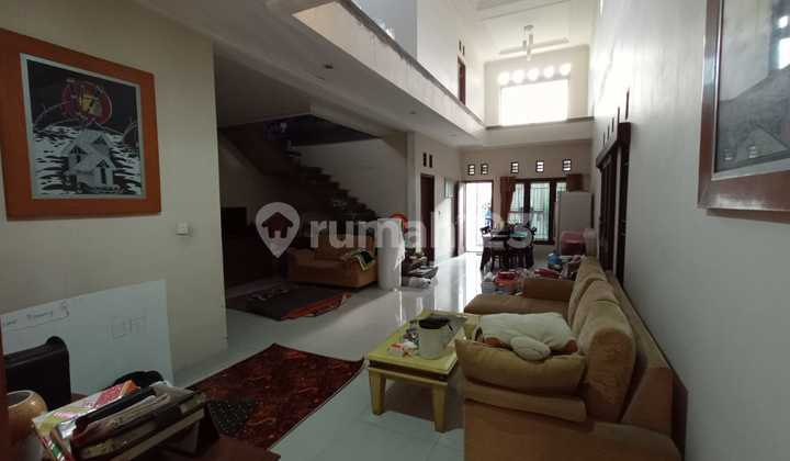 Rumah Luas Cocok Dihuni Keluarga Besar di Permana Utara, Cimahi Rumah Luas Cocok Dihuni Keluarga Besar di Permana Utara, Cimahi