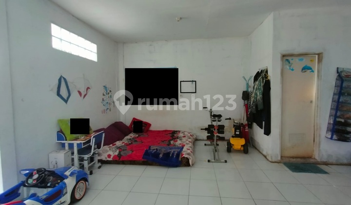 ruang keluarga rumah siap huni posisi ujung