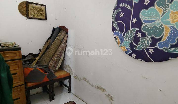 Rumah Perlu Renovasi, Lokasi Aman di Melong 2