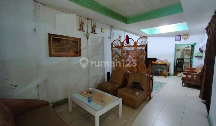 Rumah Dekat Jalan Utama di Cijerah 1