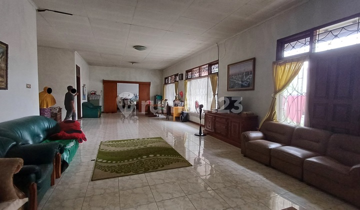 Comfortable House in a Safe and Quiet Neighborhood in Buah Batu