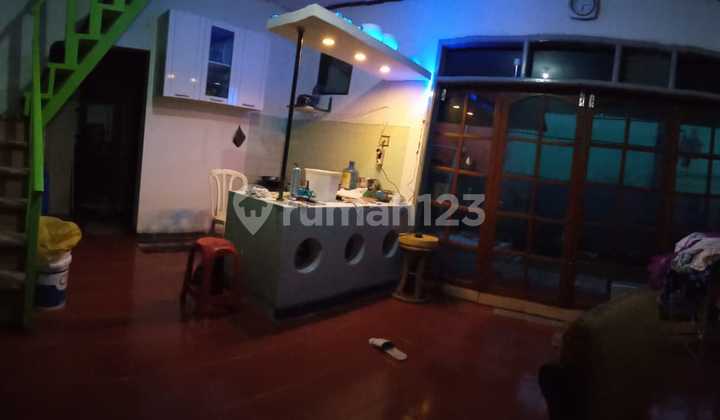 Ready-to-Occupy House, Strategic Location in Kebon Kopi