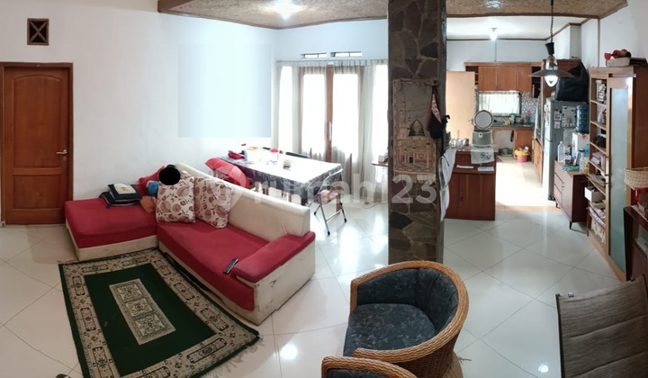 Rumah Strategis Dekat ke Supermarket di Margacinta