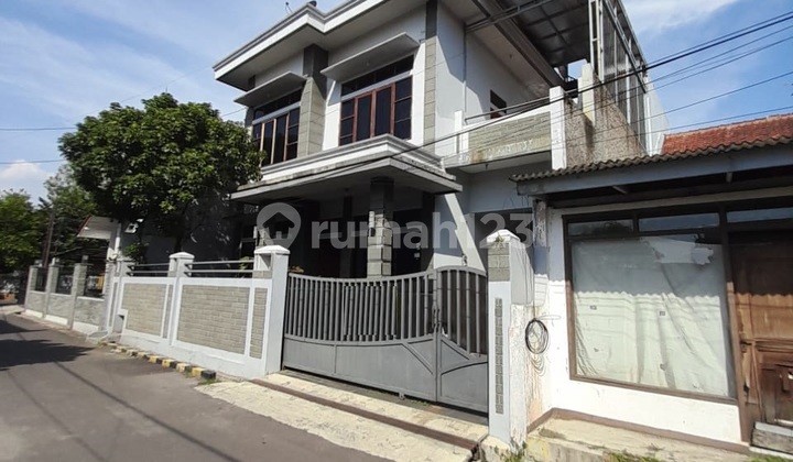 Rumah Luas Jalan 2 Mobil di Margacinta