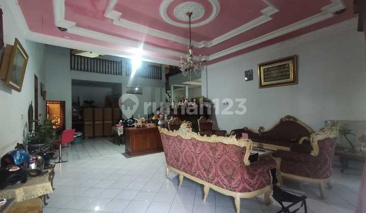 Rumah Berada di Jalan Utama Komplek di Margacinta Rumah Berada di Jalan Utama Komplek di Margacinta