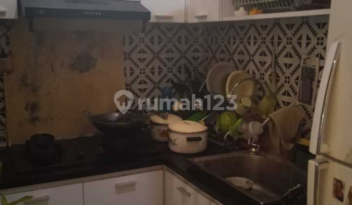 A 3-Story Shop House Located in a Complex, Suitable for Residence and Opening a Business in Buah Batu. 2