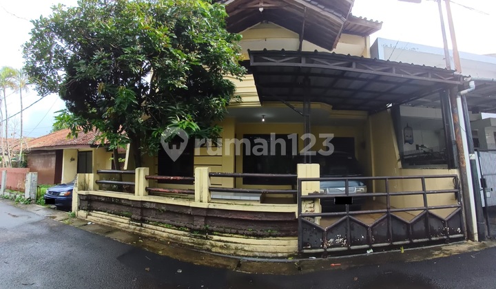 Rumah 3 Menit ke Pusat Perbelanjaan di Cijawura Rumah 3 Menit ke Pusat Perbelanjaan di Cijawura